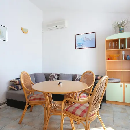 Apartman By The Sea - 20077 *