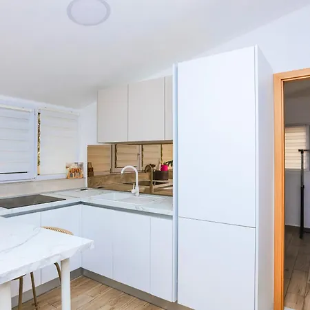 By The Sea - 20077 Apartmán *