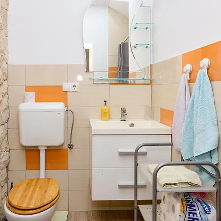 By The Sea - 20077 Apartman
