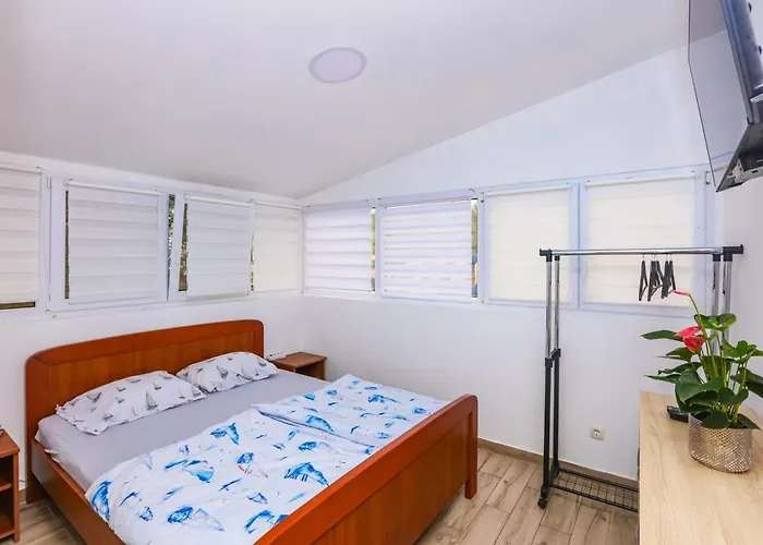 By The Sea - 20077 * Rogoznica (Sibenik-Knin)