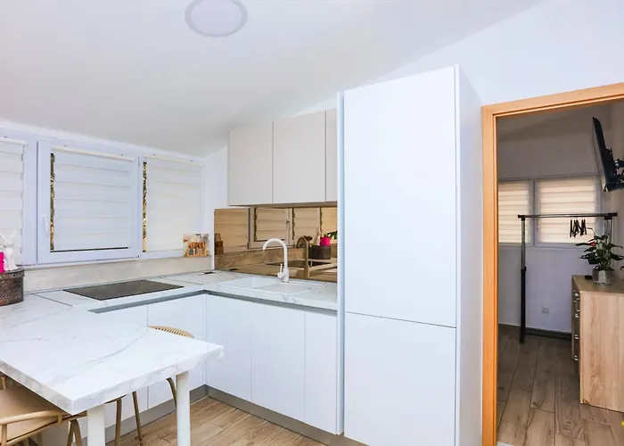 By The Sea - 20077 Apartmán *